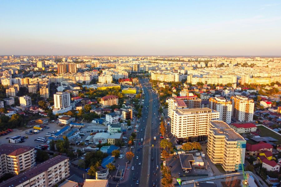 How To Book the Best Family Car for a Romania Road Trip and Learn To Travel Smart With Kids